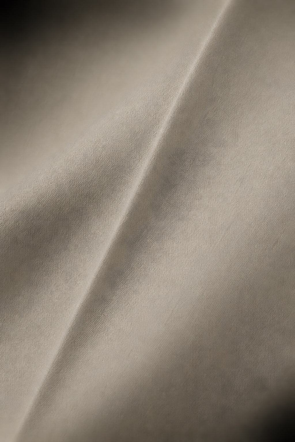 Pantalon droit Appui kaki, macro de la matière — visuel généré par IA