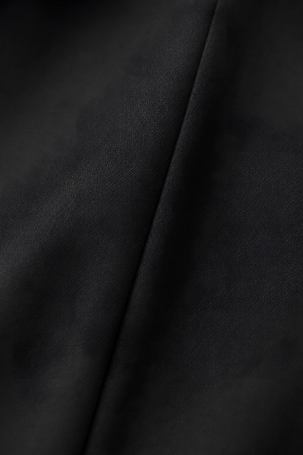 Pantalon droit Appui noir, macro de la matière — visuel généré par IA