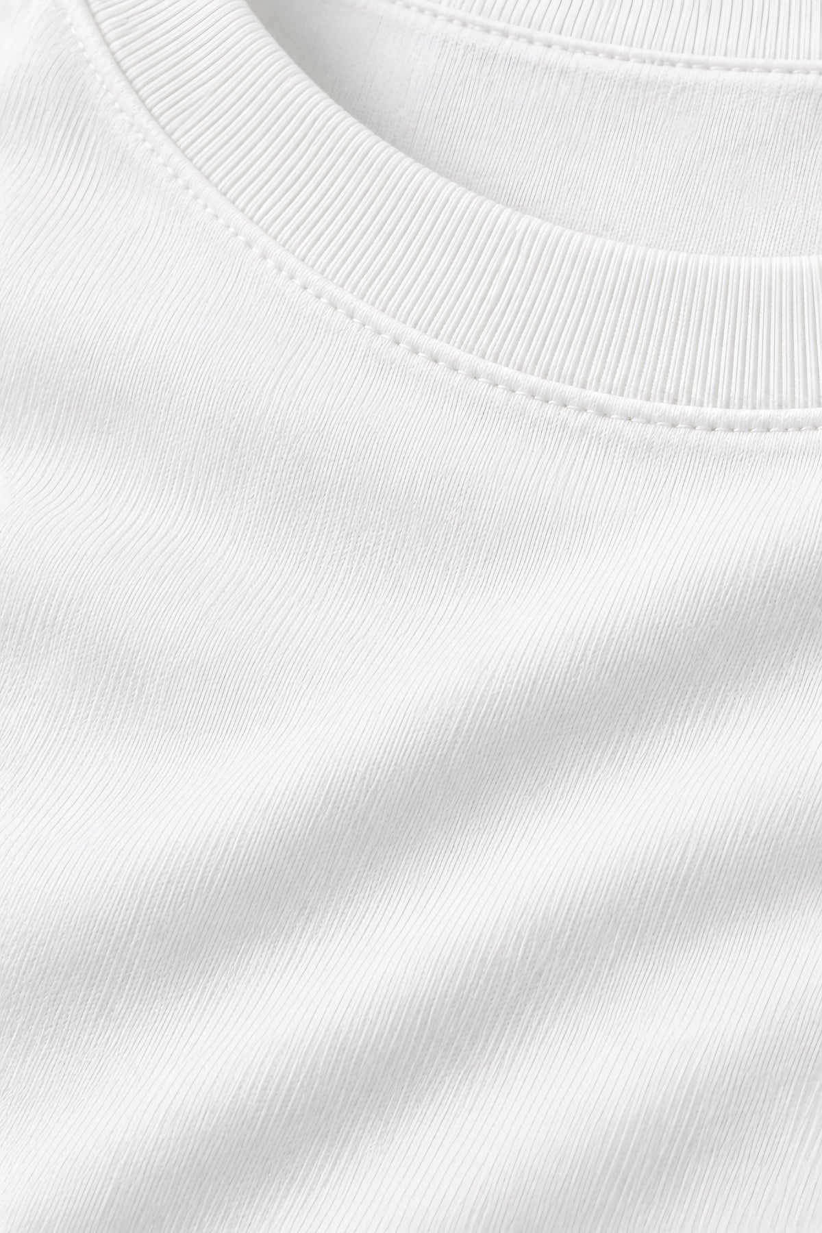 T-shirt manches longues Allège blanc, macro de la matière — visuel généré par IA