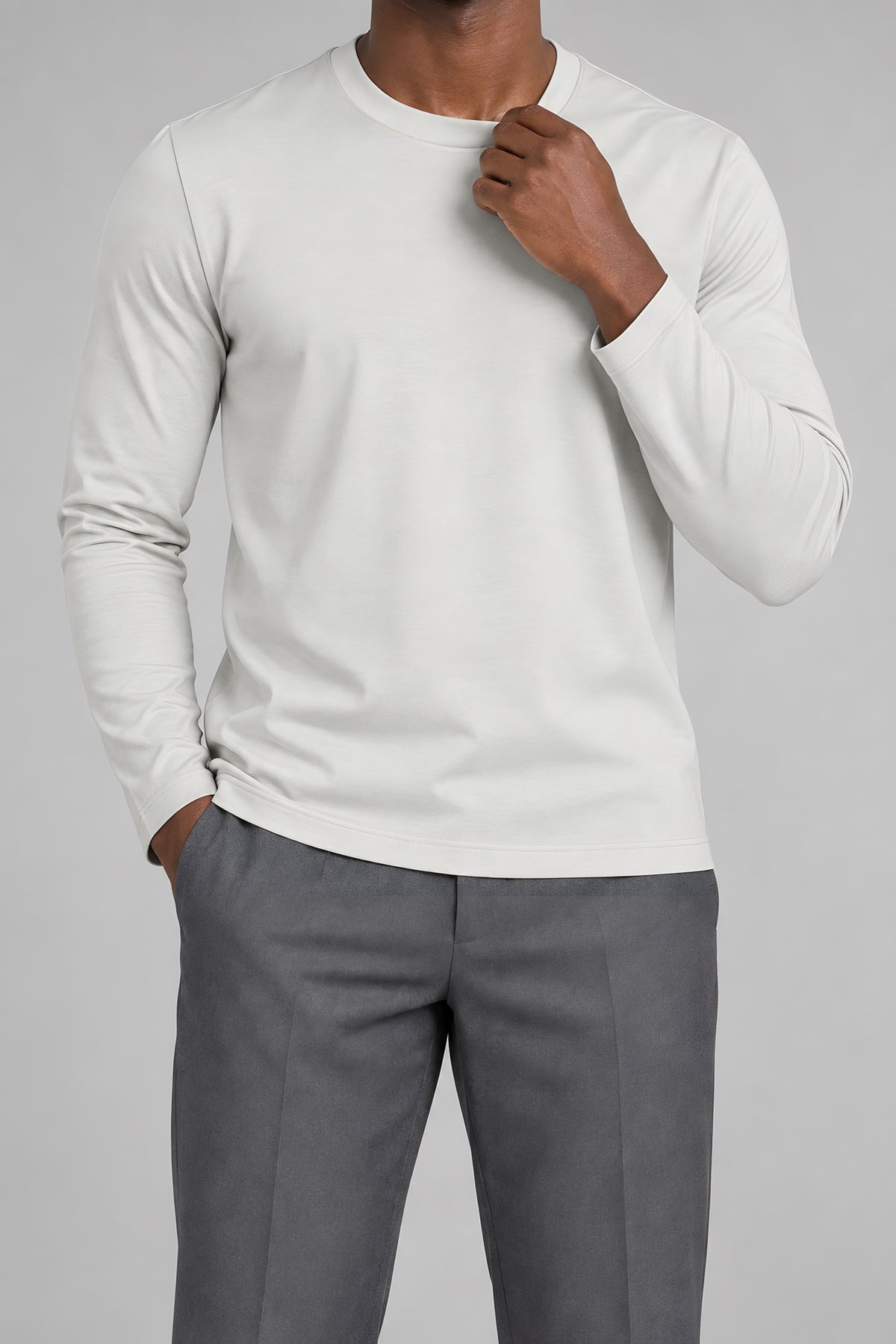 T-shirt manches longues Allège gris clair, détail de construction — visuel généré par IA