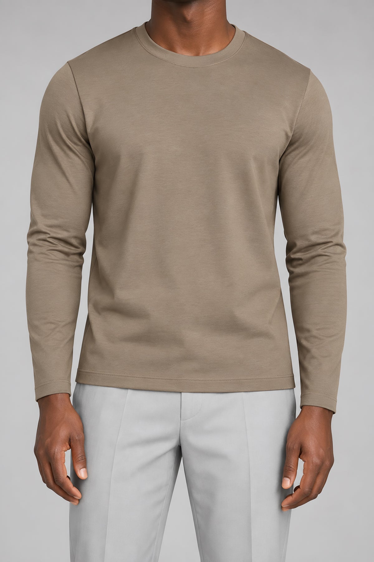 T-shirt manches longues Allège moka, détail de construction — visuel généré par IA