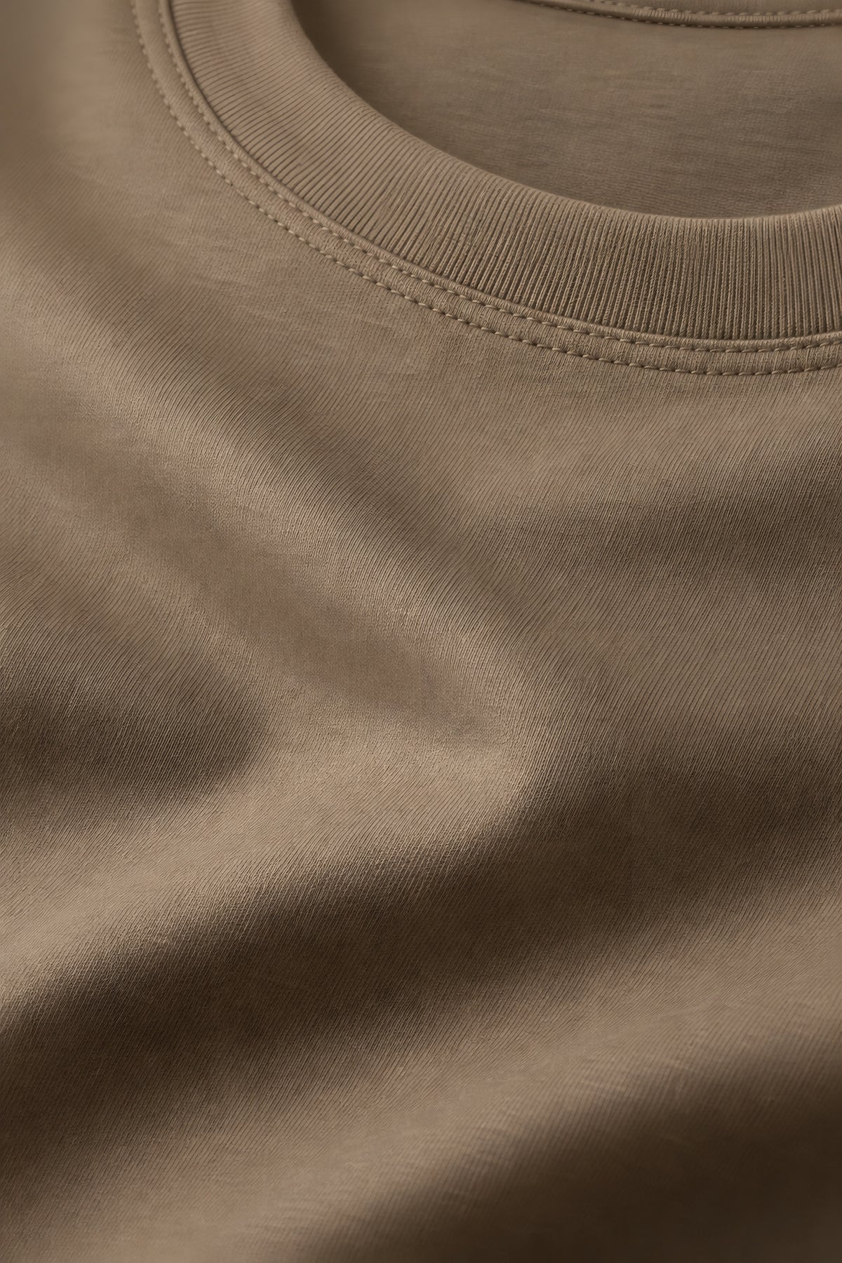 T-shirt manches longues Allège moka, macro de la matière — visuel généré par IA